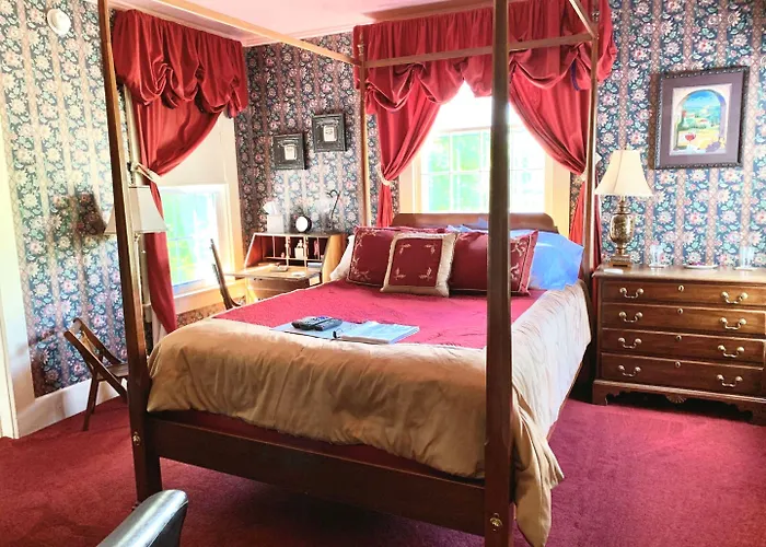 Отель типа "постель и завтрак" Chestnut Street 4*