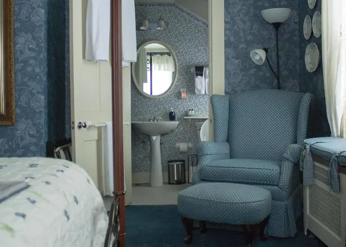 Chestnut Street 4*